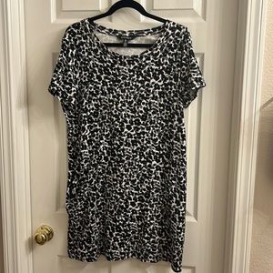 Cheetah print black/grey/ dress with pockets